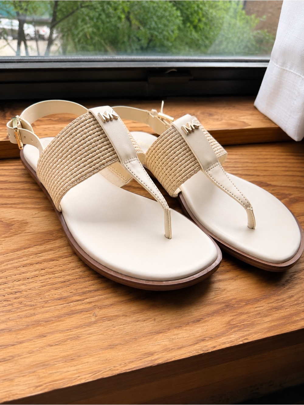 Michael Kors Women's White Straw-Accent Thong Sandals - Picture 2 of 5